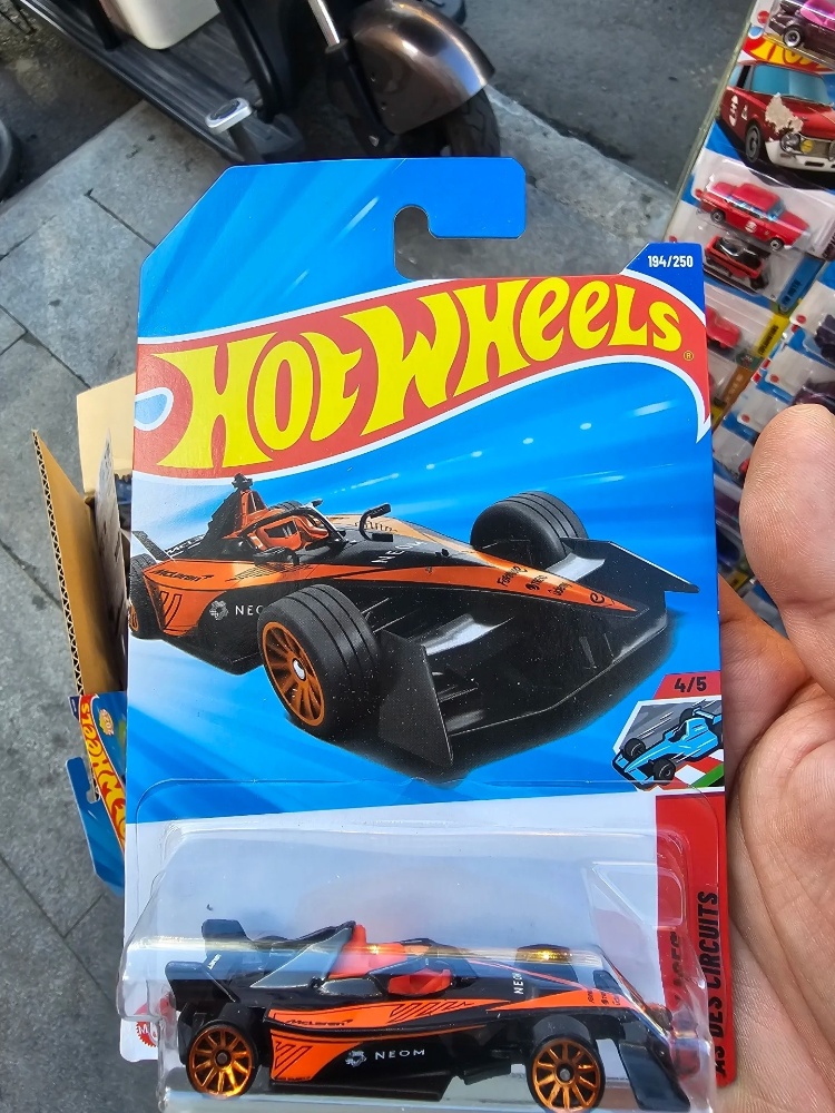 รถของเล่นฮอตวีลส์รุ่นใหม่ ปี 2 - Hot Wheels Car Mainline บทวิจารณ์และราคา